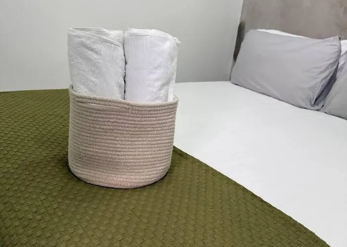 1 Bed-flat 150 Metros From